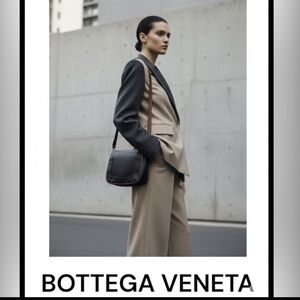 Authentic Bottega Veneta luxury designer vintage leather crossbody handbag purse